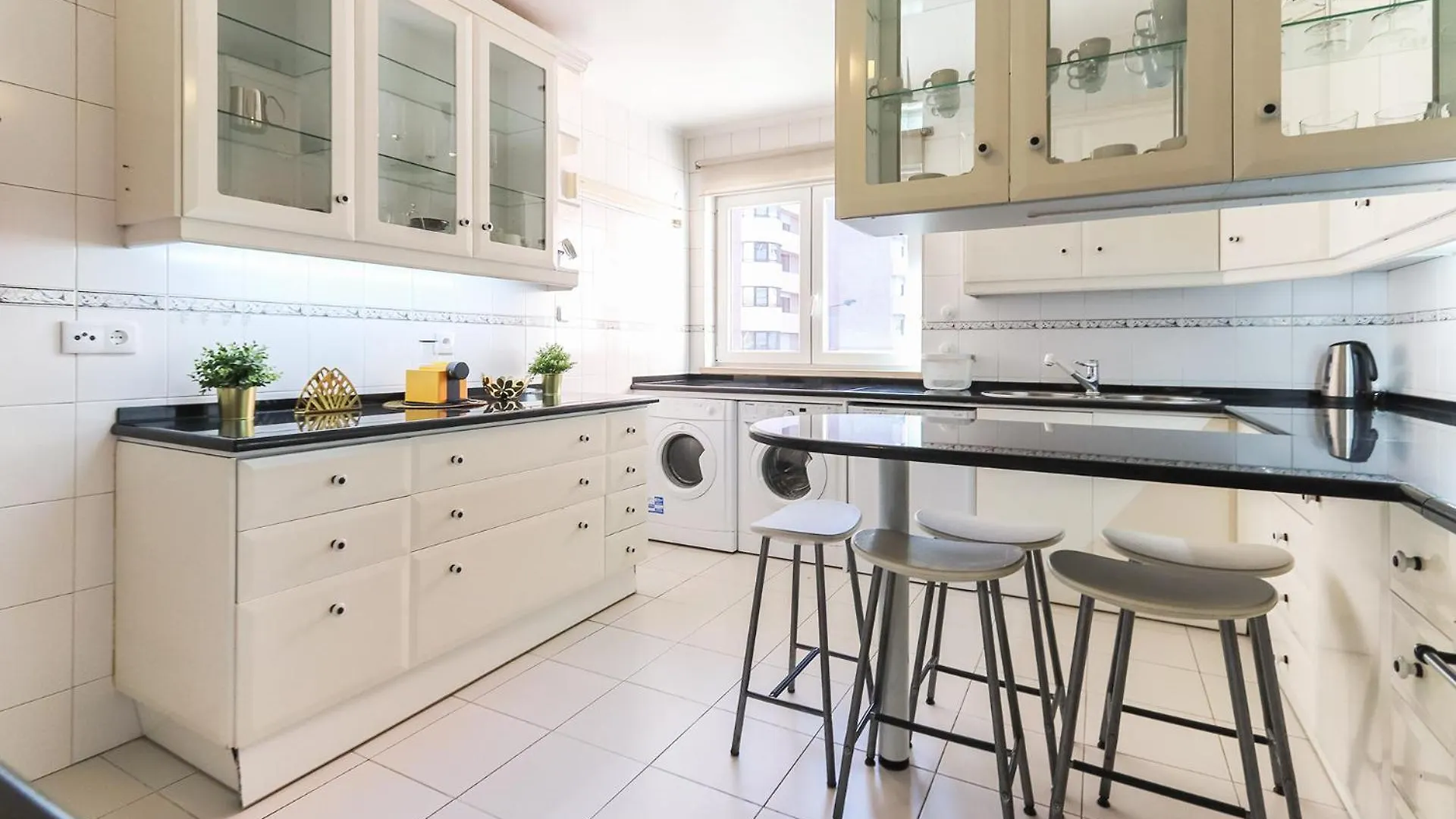 Laranjeiras Deluxe By Homing Apartment Lisbon