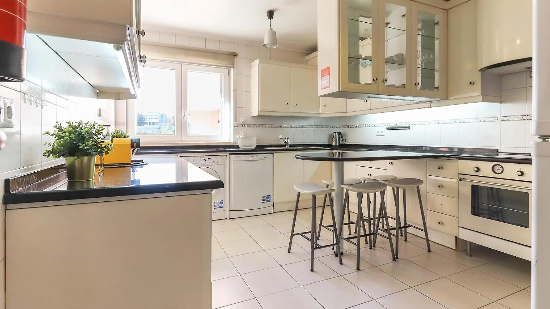 Laranjeiras Deluxe By Homing Apartment Lisbon
